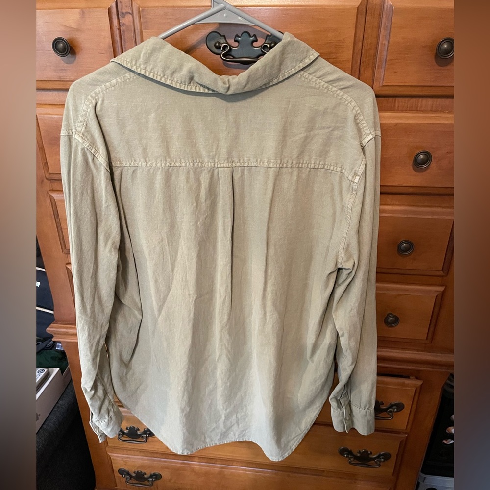 Linen button up - Picture 3 of 3